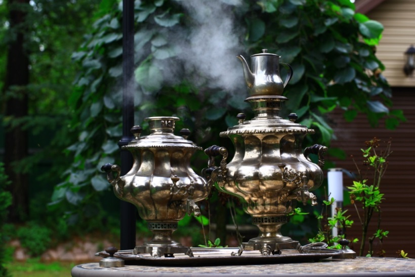 Как заварить чай на дровяном самоваре